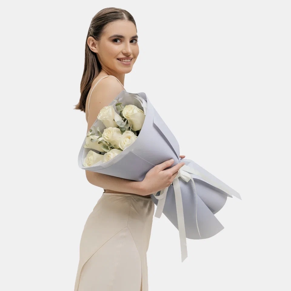 Белые розы Голландия 40см в оформлении (от 7 до 101)Картинка №1